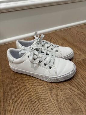 Place White Low-Top Kids Sneakers with Lace-Up